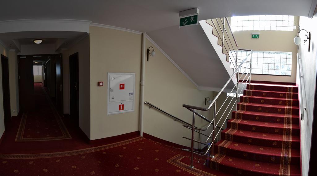 Hotel San Remo Згеж Екстериор снимка