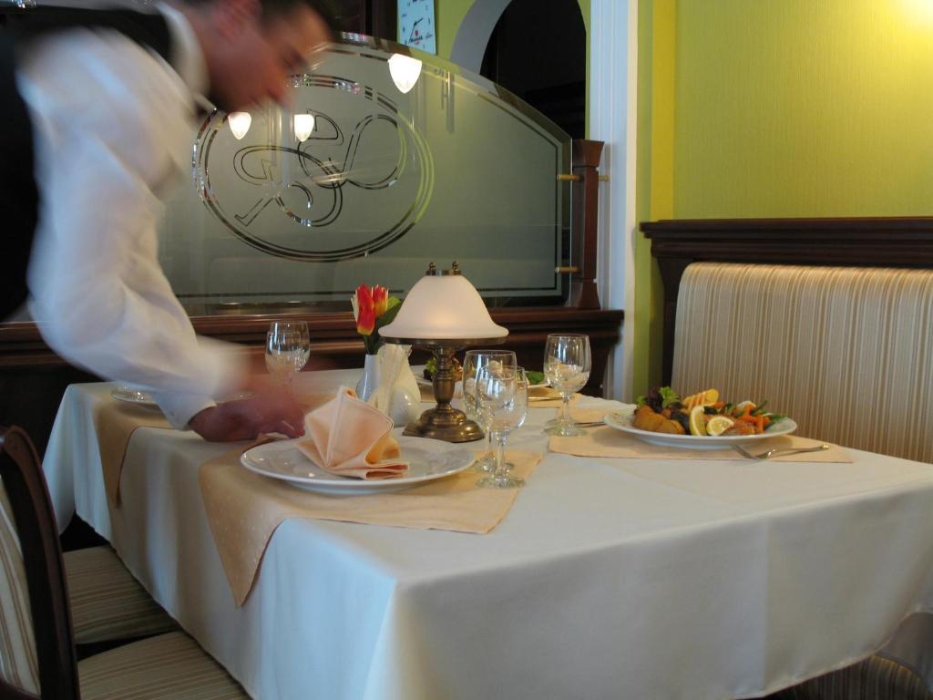Hotel San Remo Згеж Екстериор снимка