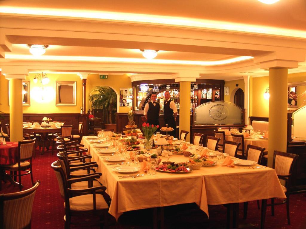 Hotel San Remo Згеж Екстериор снимка