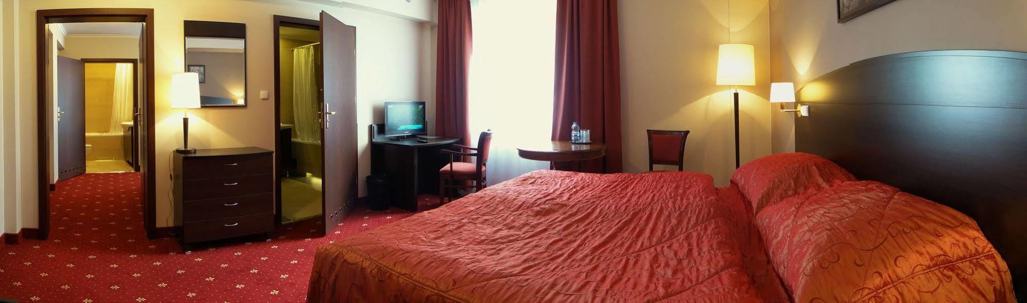 Hotel San Remo Згеж Екстериор снимка
